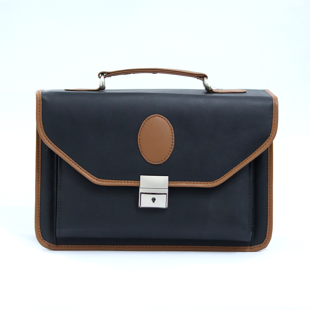 Elegant Quilted Leather Handbag – Stylish Shoulder Bag for Women (Black & Brown)